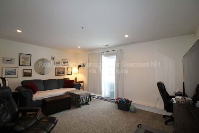 Building Photo - 1 Waverly Dr