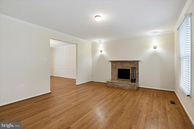 Building Photo - 9708 Locust Hill Dr
