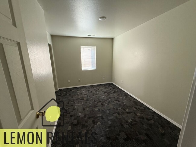 Building Photo - 1204 S 7th St