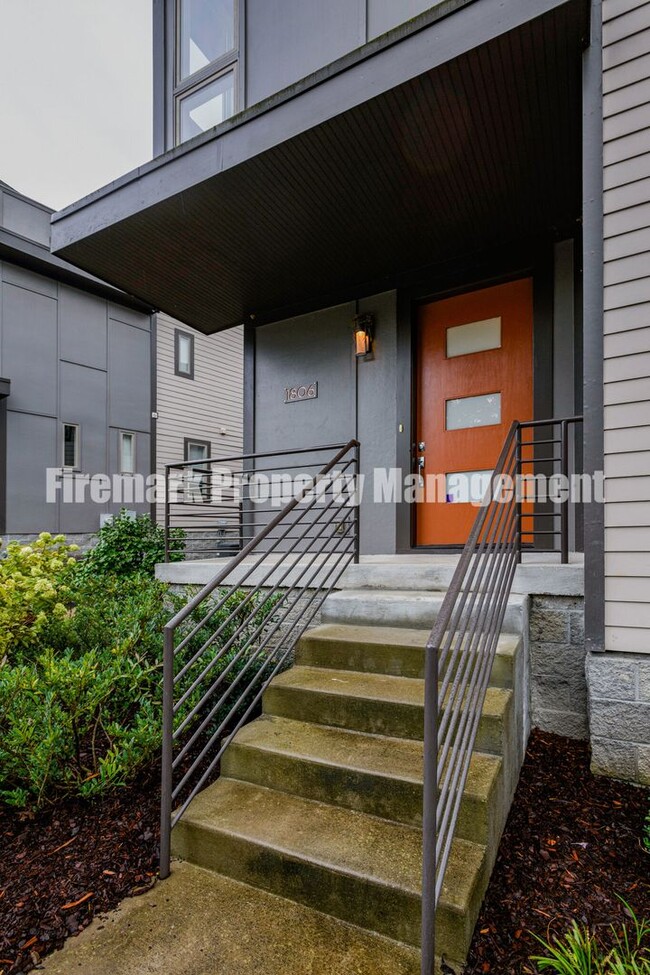 Primary Photo - Modern 3 bedroom Home in East Nashville!!