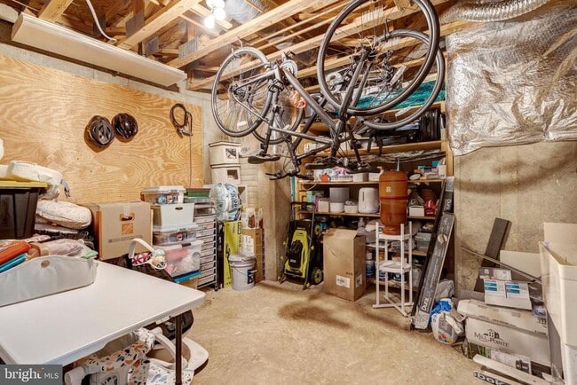 Building Photo - 5617 Gosling Dr