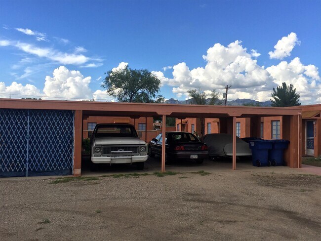 Building Photo - 2511 E Blacklidge Dr