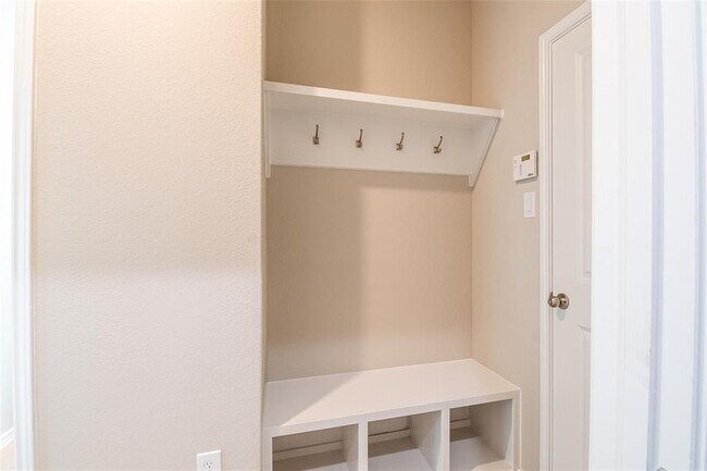 Building Photo - 12502 Llano Estacado Dr