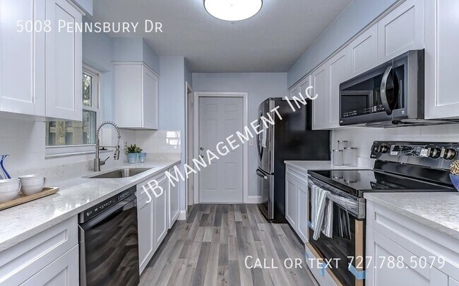 Building Photo - 5008 Pennsbury Dr