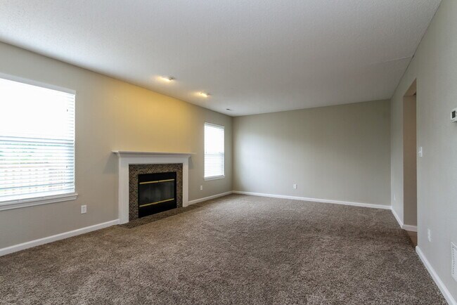 Building Photo - 713 Millbrook Dr