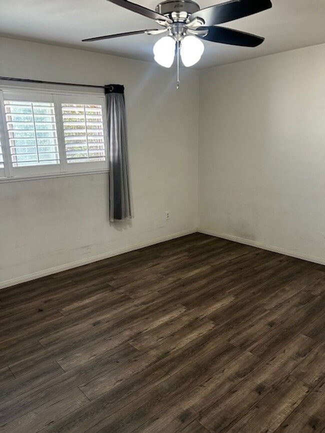 Building Photo - Single Family Home located in Southwest Ba...