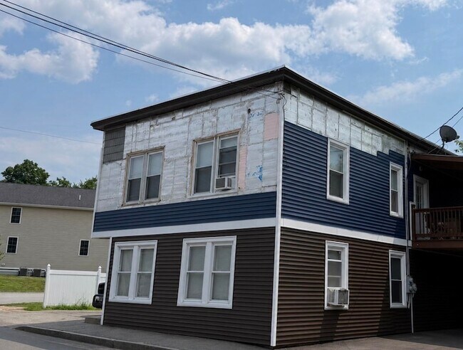 Building Photo - 34 Maple St