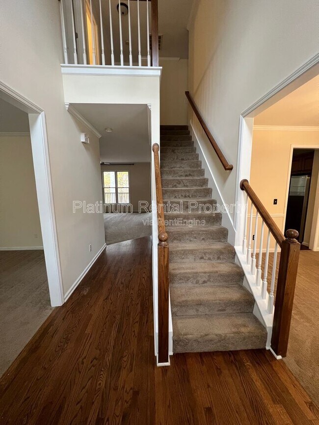 Building Photo - 7115 Red Fox Ln