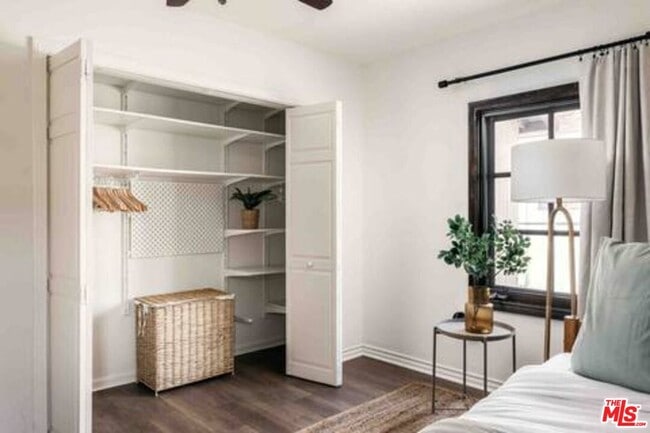 Building Photo - 428 N Alta Vista Blvd