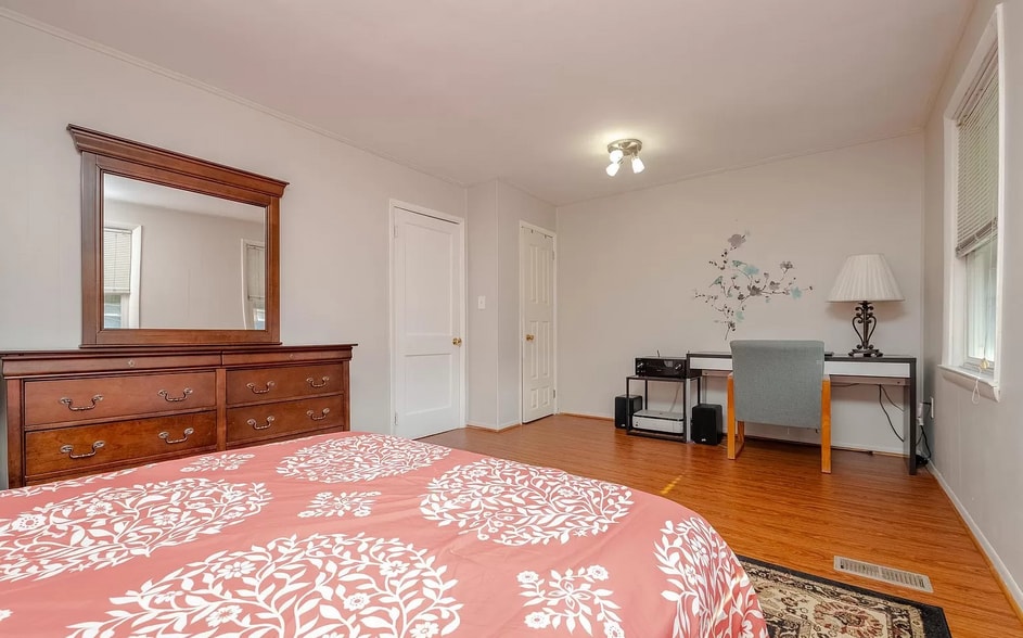 Main Bedroom - 1745 Amuskai Rd