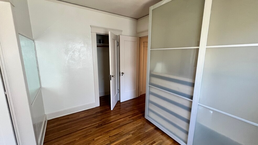 Closet/Office - 3639 Wilson Ave