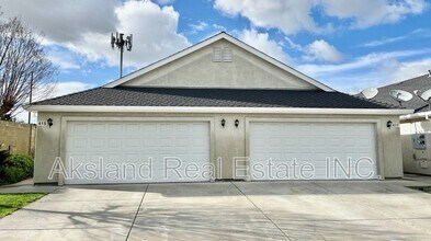 Building Photo - Manteca