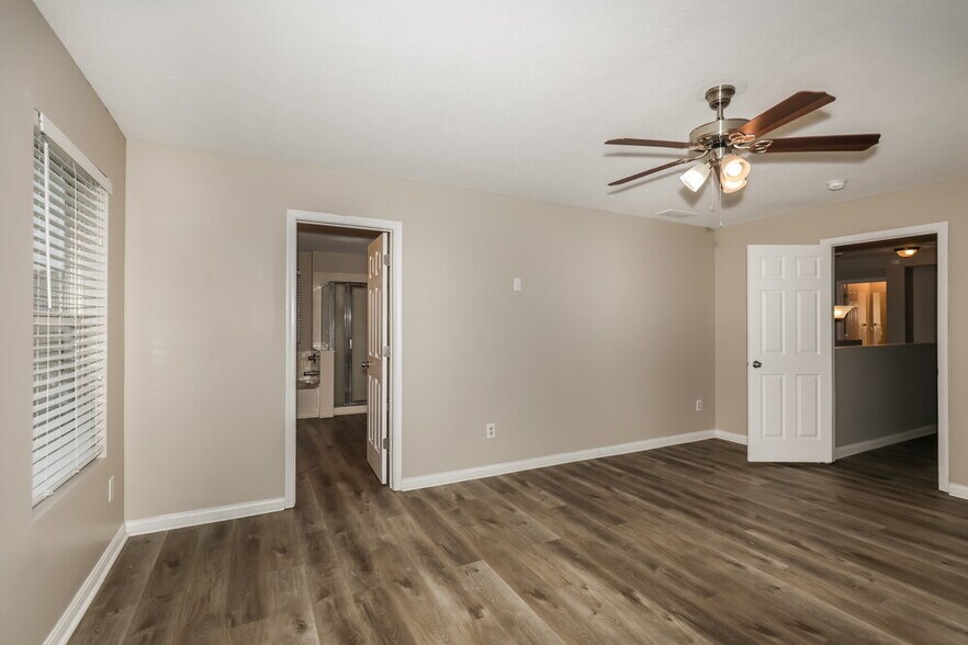 Building Photo - 8025 Cole Wood Blvd