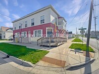 Building Photo - 1300 Hamilton Ave NW