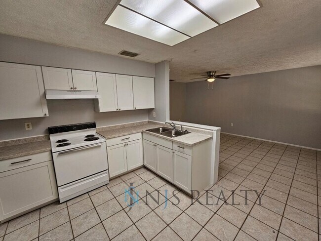 Building Photo - 8342-8344 Afton