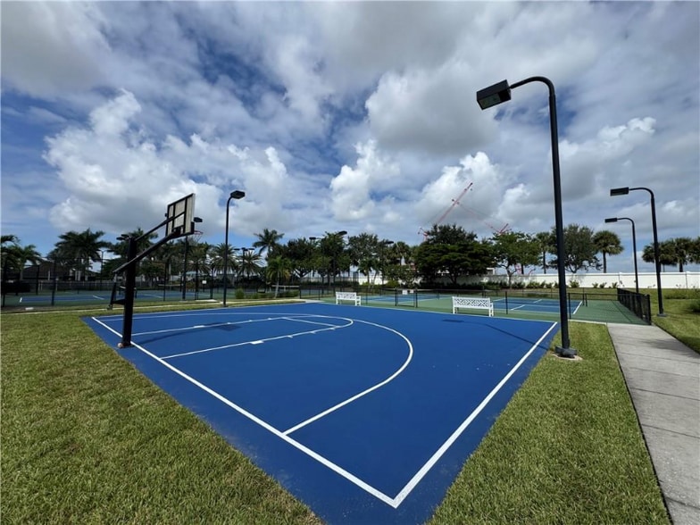 Building Photo - 4550 Mystic Blue Wy