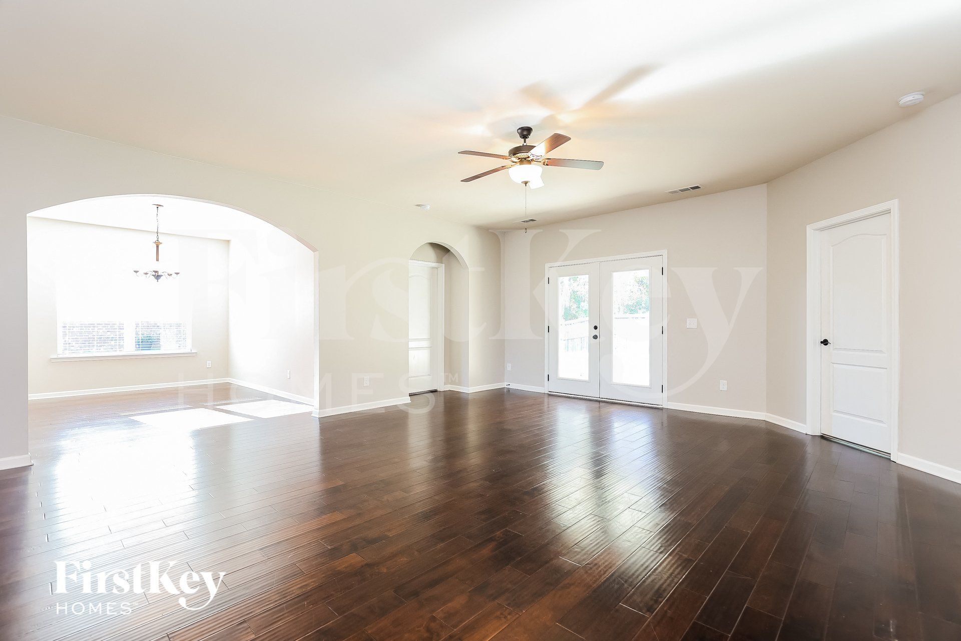 Building Photo - 831 Mesa Verde Pl