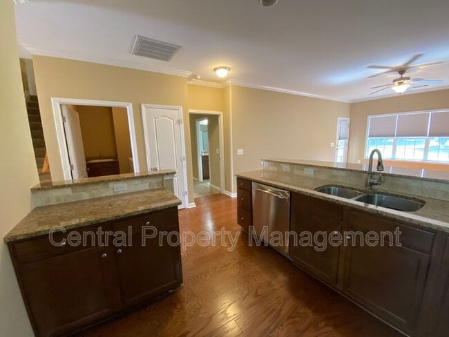 Building Photo - 53 Barnwood Cir