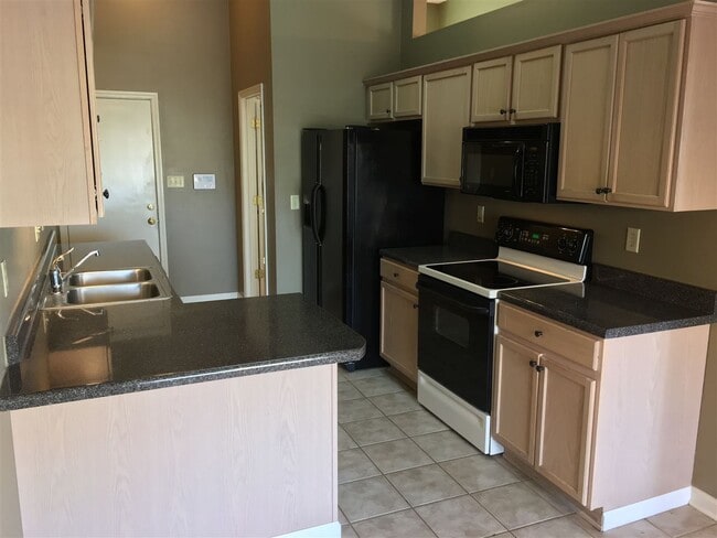 Building Photo - 10144 Lynham Dr
