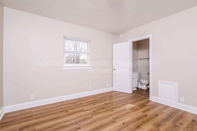 Building Photo - 208 E Geer St