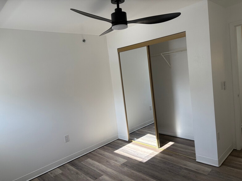 Building Photo - 150 N Main St