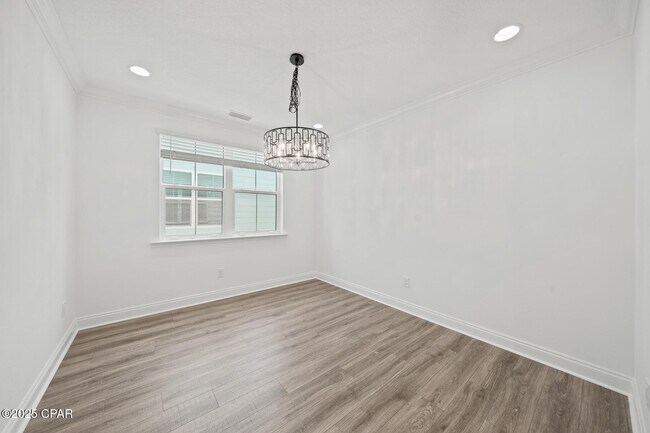Building Photo - 9000 Parrot Pl