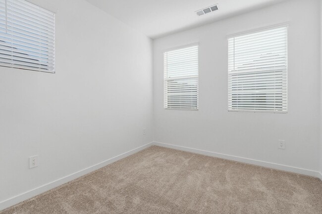 Building Photo - Modern Detached Home in Gated Nuvo Parkside