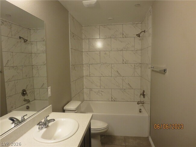 Building Photo - 1012 Huckburn Ave
