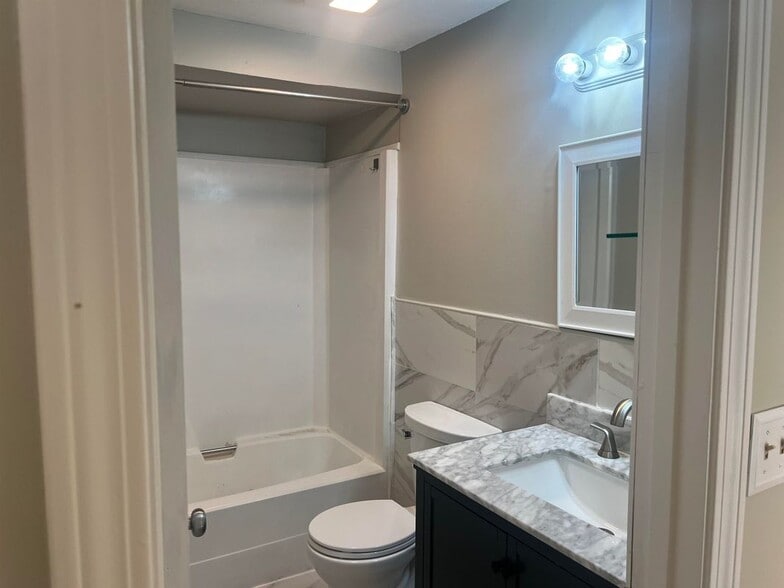 Building Photo - 416 Springbrook