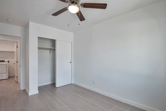 Building Photo - 5 Bedroom, 3 Bath, Pool, Remodeled