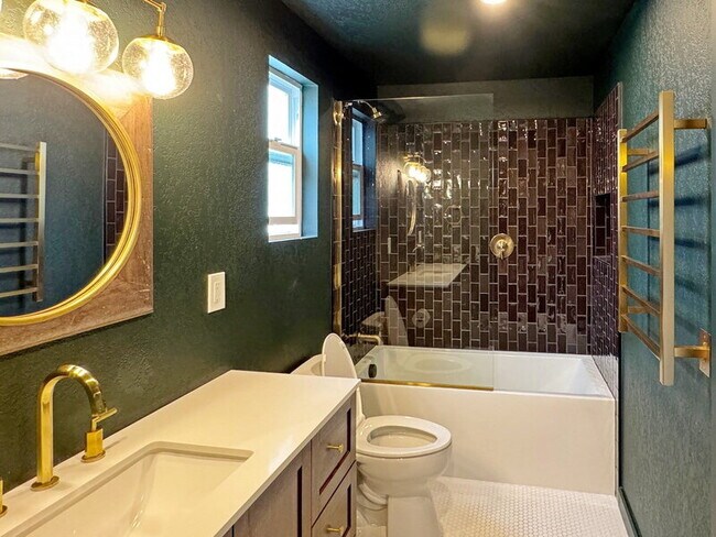 Building Photo - 23557 24th Ave W