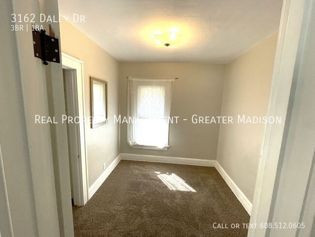 Building Photo - 3162 Daley Dr