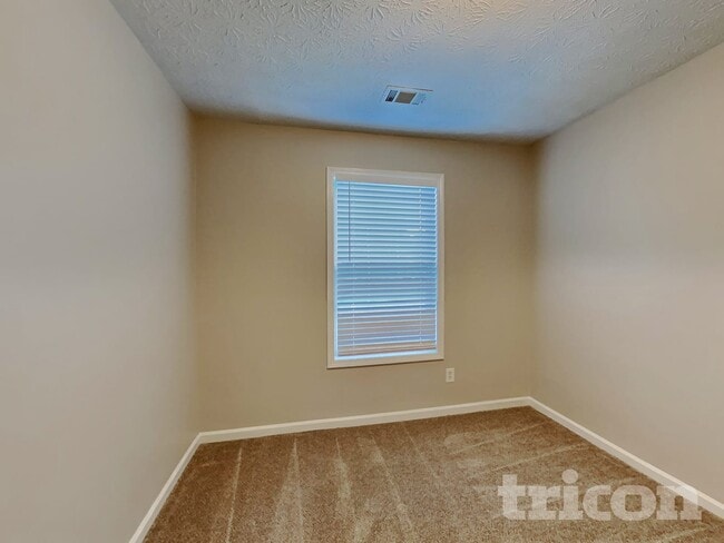 Building Photo - 1124 Whisper Wind Dr