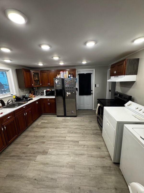 Kitchen - 103 Marchmont Dr