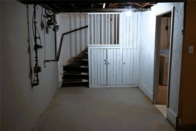 Building Photo - 9510 Lydell Dr