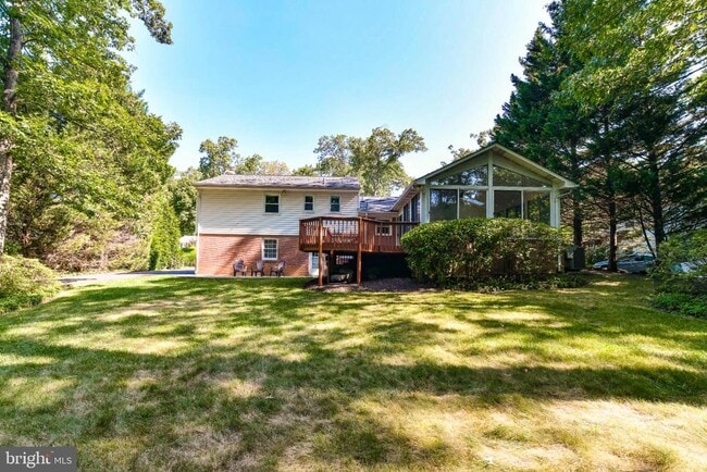 Building Photo - 9205 Hamilton Dr