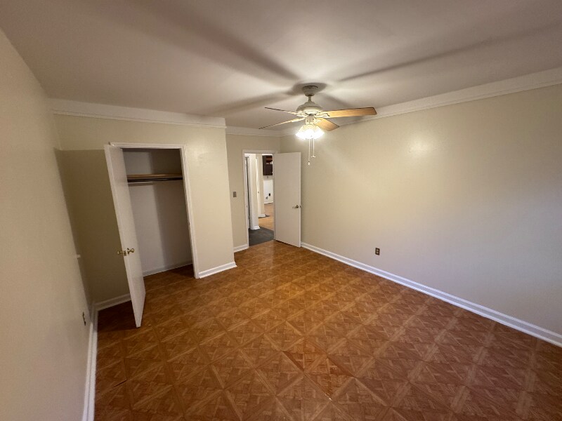 Building Photo - 706 Cherry Mountain St