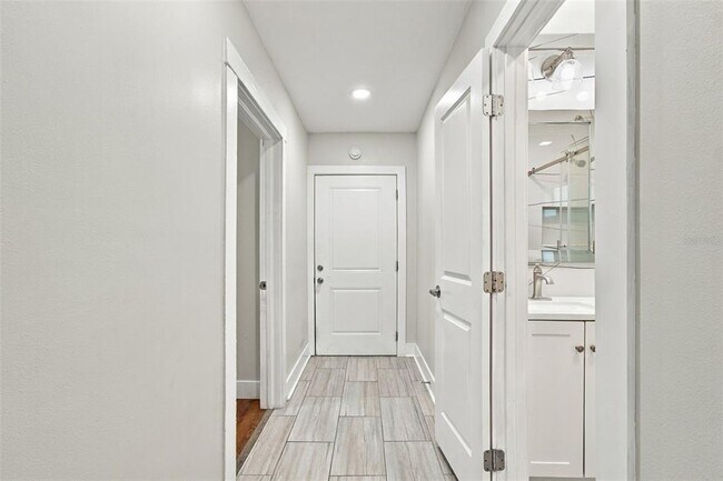 Building Photo - 524 3rd St N