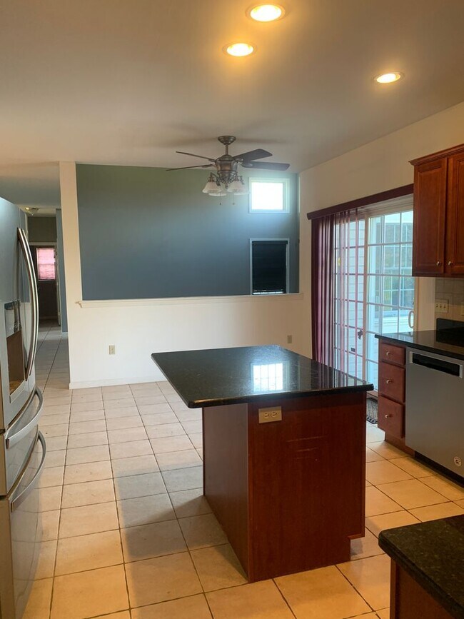 Building Photo - PARKLAND SCHOOLS- FOUR BEDROOM HOUSE compl...