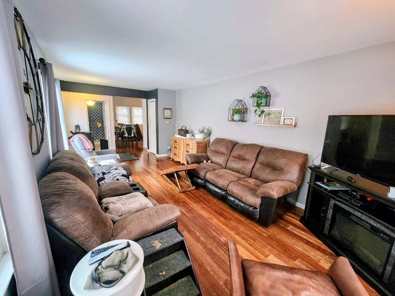 Building Photo - 230 Arlington Dr