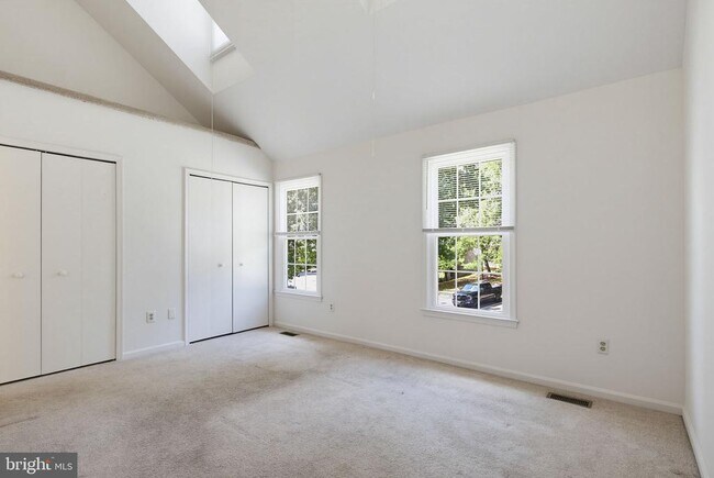 Building Photo - 8867 Willowwood Way