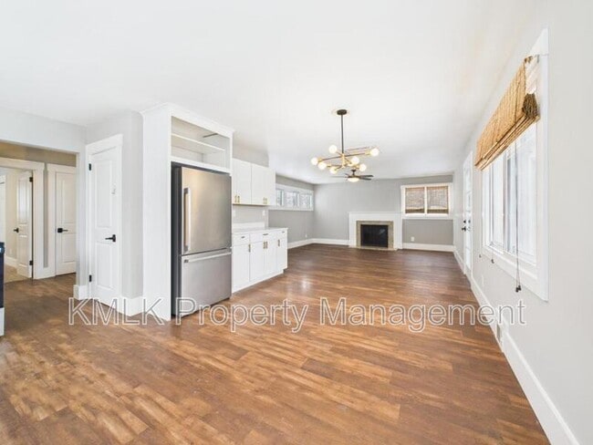 Building Photo - 2514 Carson Rd