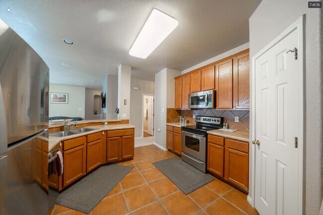 Building Photo - 1242 Sonesta Ln