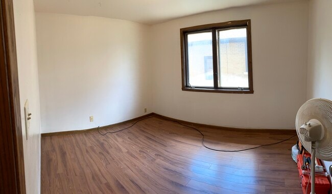 Building Photo - 55th Street