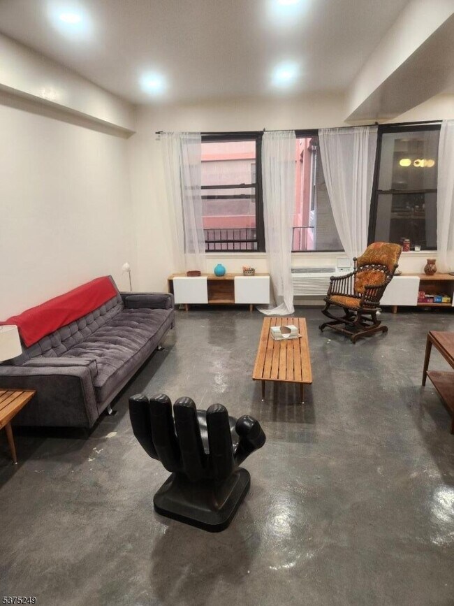 Building Photo - 111 Mulberry St
