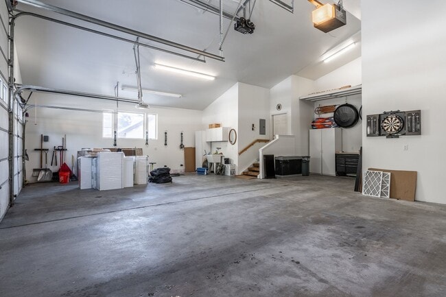 Building Photo - Mountain View Haven