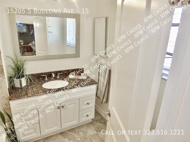 Building Photo - 15205 Budlong Ave