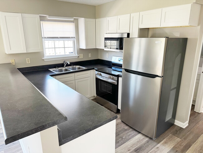 Building Photo - 809 Tisbury Ln