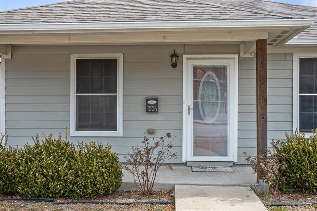 Building Photo - 1006 Throckmorton St