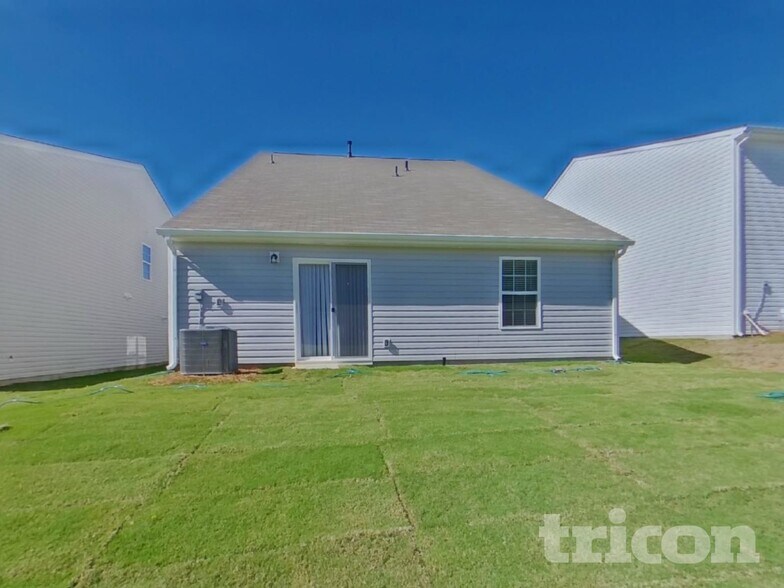 Building Photo - 4018 Rustling Grass Trl